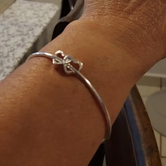 Adjustable Double Hearts Bracelet - Picture 10 of 11
